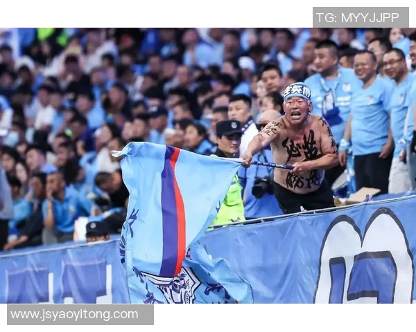 大连万达足球队球星助力球队崛起 展现无与伦比的竞技魅力