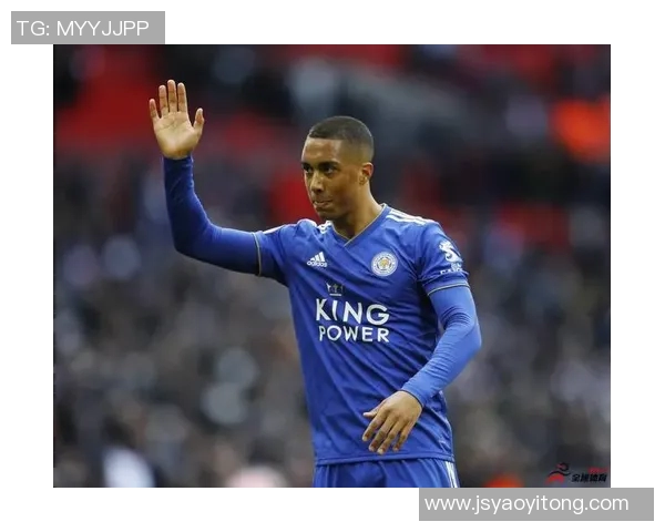 约翰领衔新一代足球巨星崛起之路：从天才少年到世界级球员的传奇历程